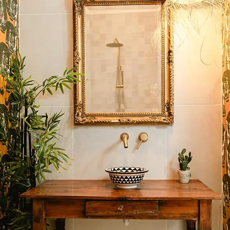 Jungle Palazzo ゲストハウス セングレア