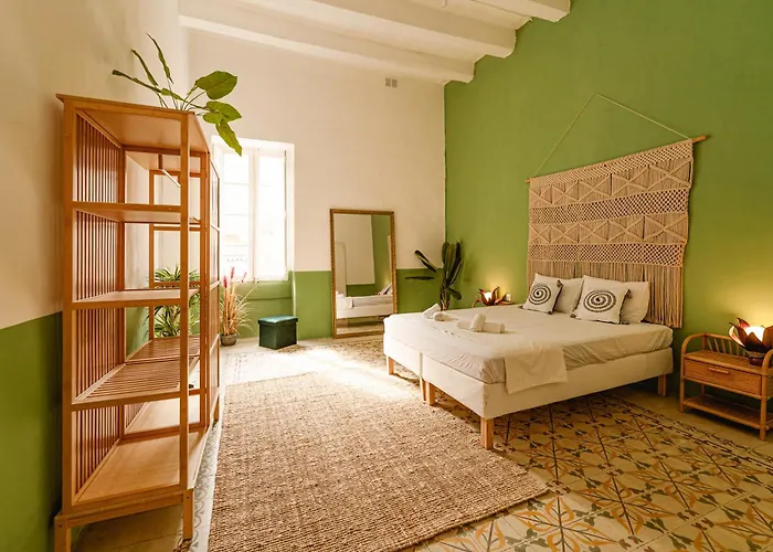 ゲストハウス Jungle Palazzo *