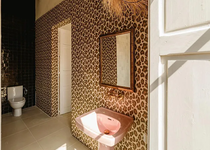 Jungle Palazzo ゲストハウス セングレア