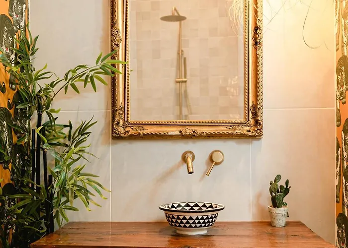 Jungle Palazzo ゲストハウス セングレア